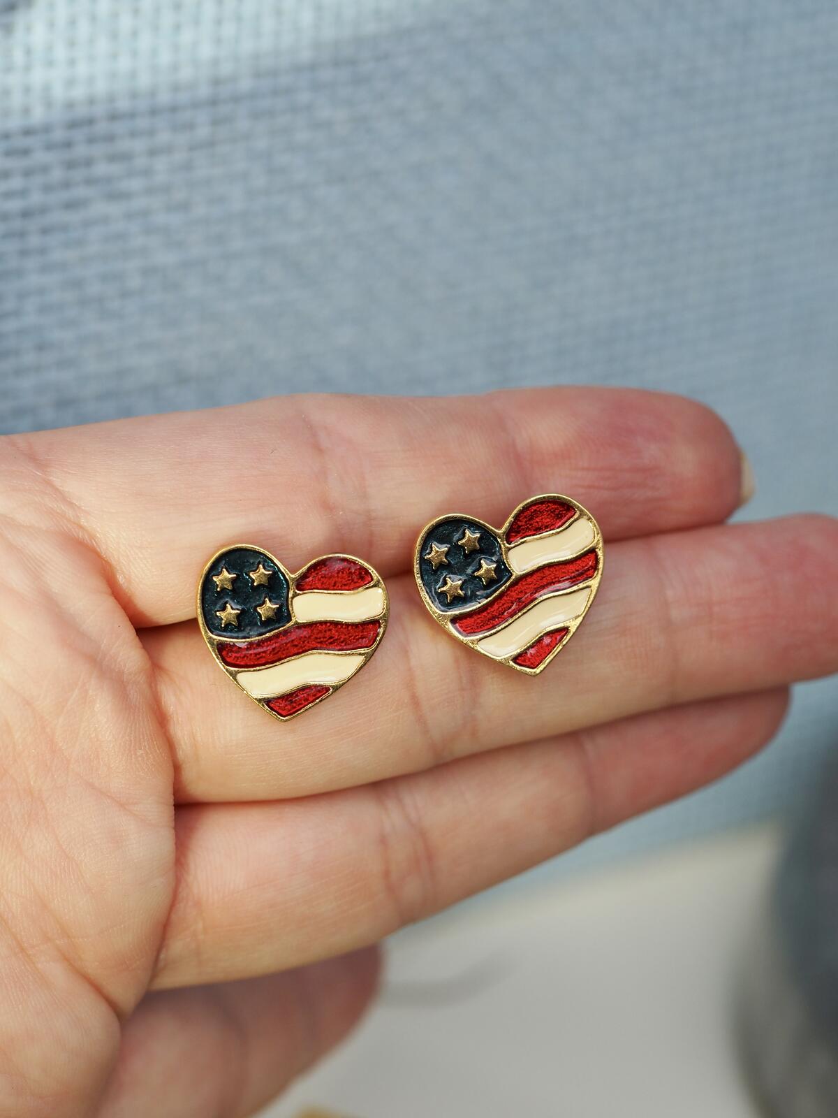 Vintage Avon Patriotic Heart Flag Enamel Stud Earrings