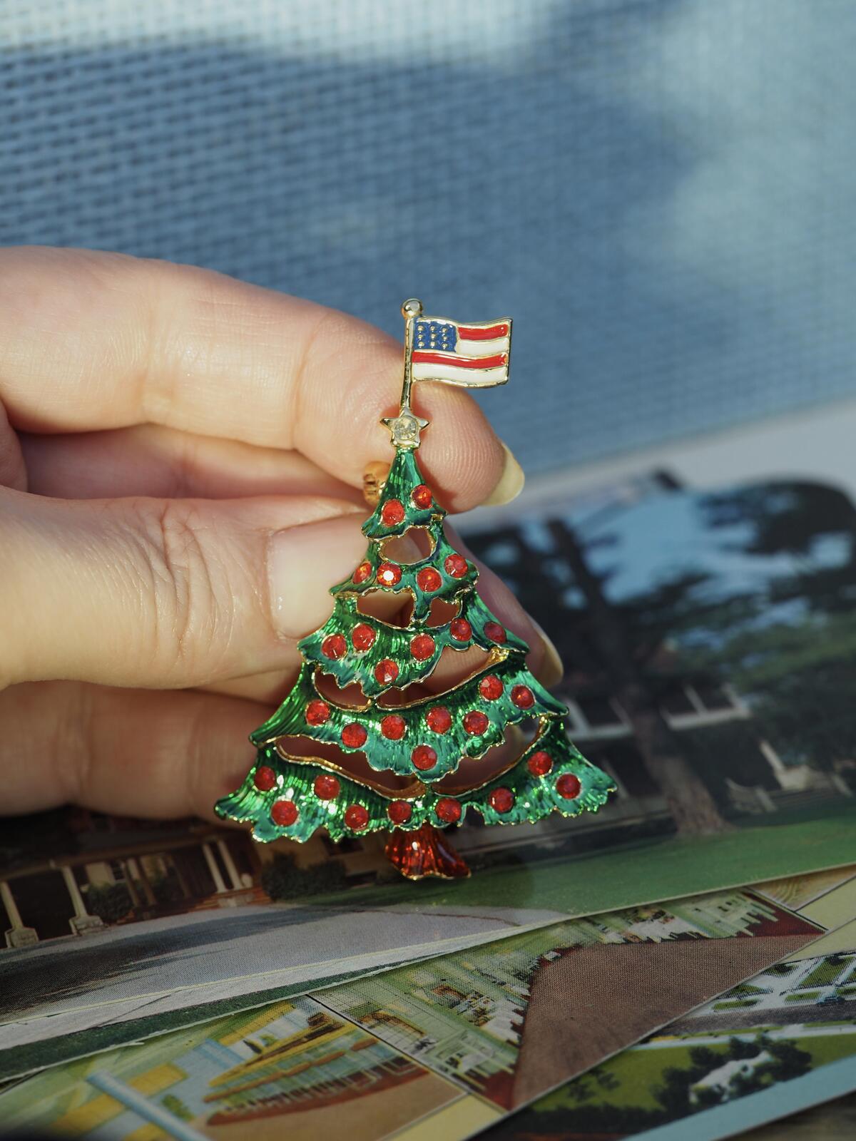 Vintage 1980s–1990s Patriotic Christmas Tree Brooch with American Flag