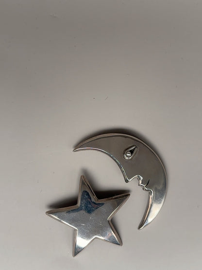 Vintage Taxco sterling modernist crescent moon face brooch detail