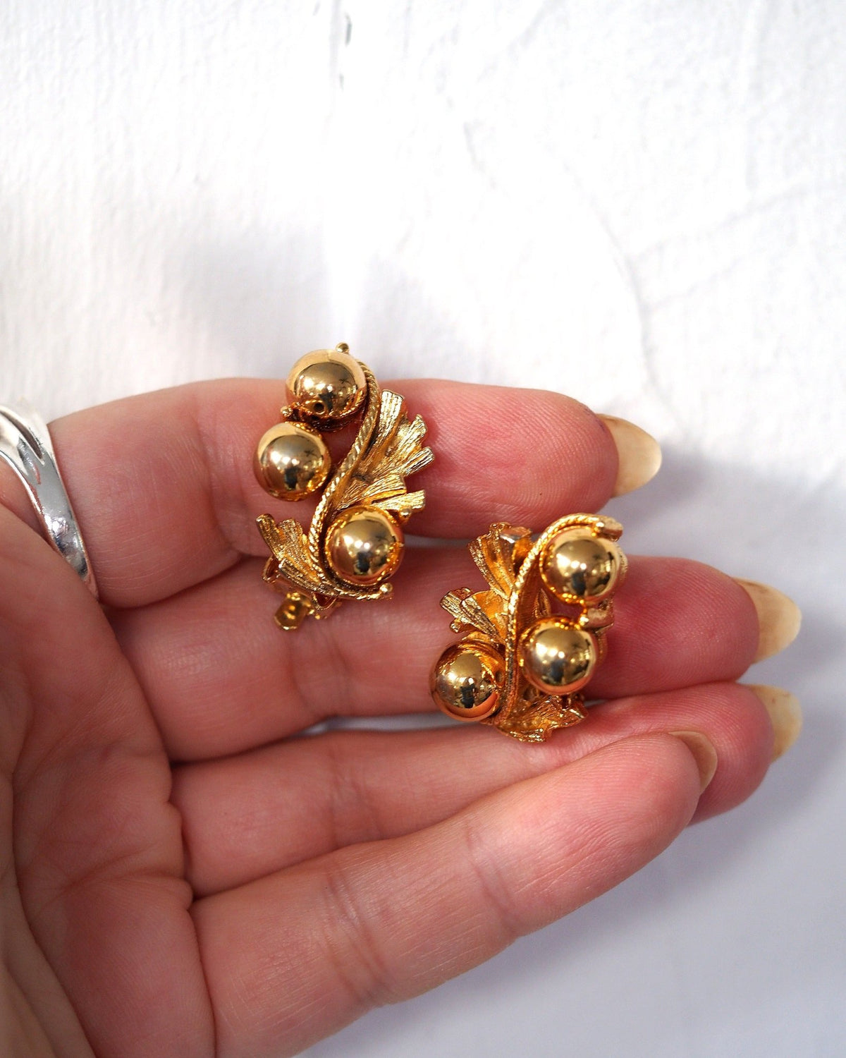 Vintage 1950s Gold-Tone Leaf Spray Clip-On Earrings with Orb Accents Earrings (Clip) - GlamGram NYC