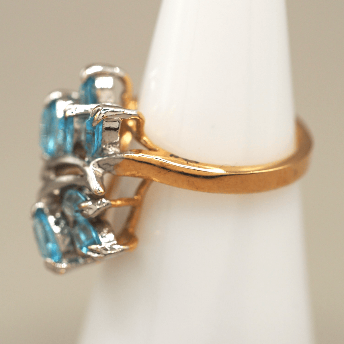 Vintage Aqua Marquise Crystal Spray Cocktail Ring Gold Tone Size 5 Ring - GlamGram NYC