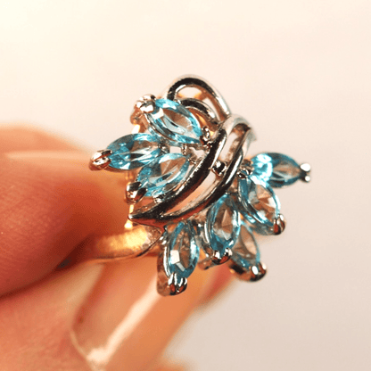 Vintage Aqua Marquise Crystal Spray Cocktail Ring Gold Tone Size 5 Ring - GlamGram NYC
