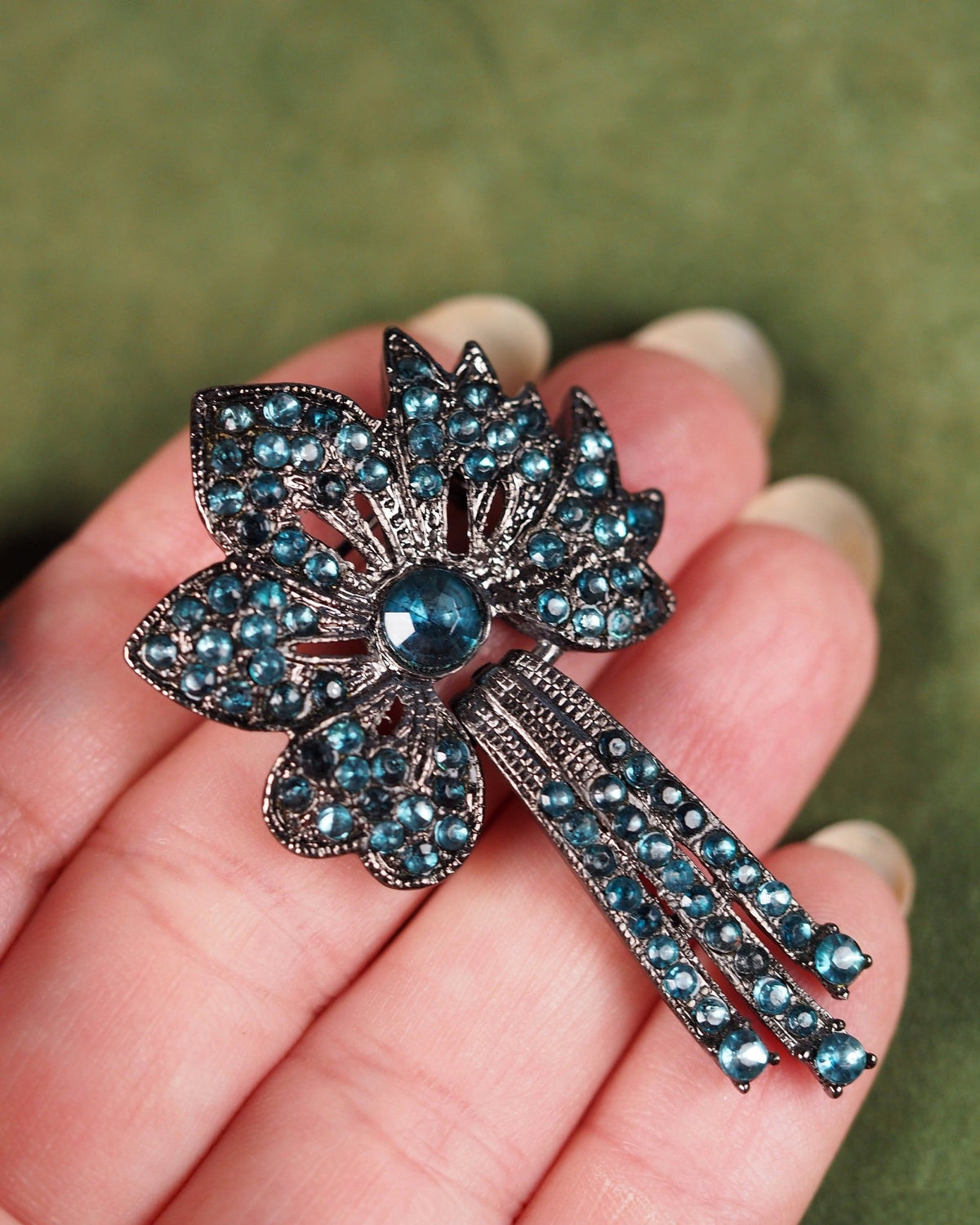 Vintage Gunmetal Teal Rhinestone Flower Brooch Articulated Drop Pin Brooch - GlamGram NYC