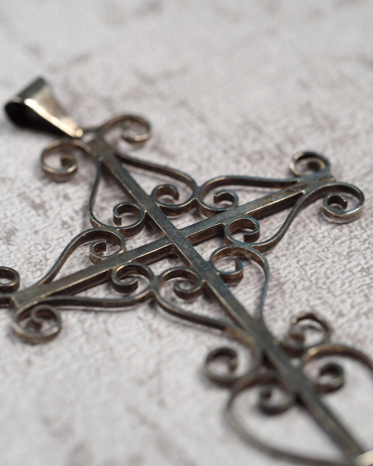 Vintage Mid-Century Taxco Sterling Silver Scrollwork Cross Pendant Pendant - GlamGram NYC