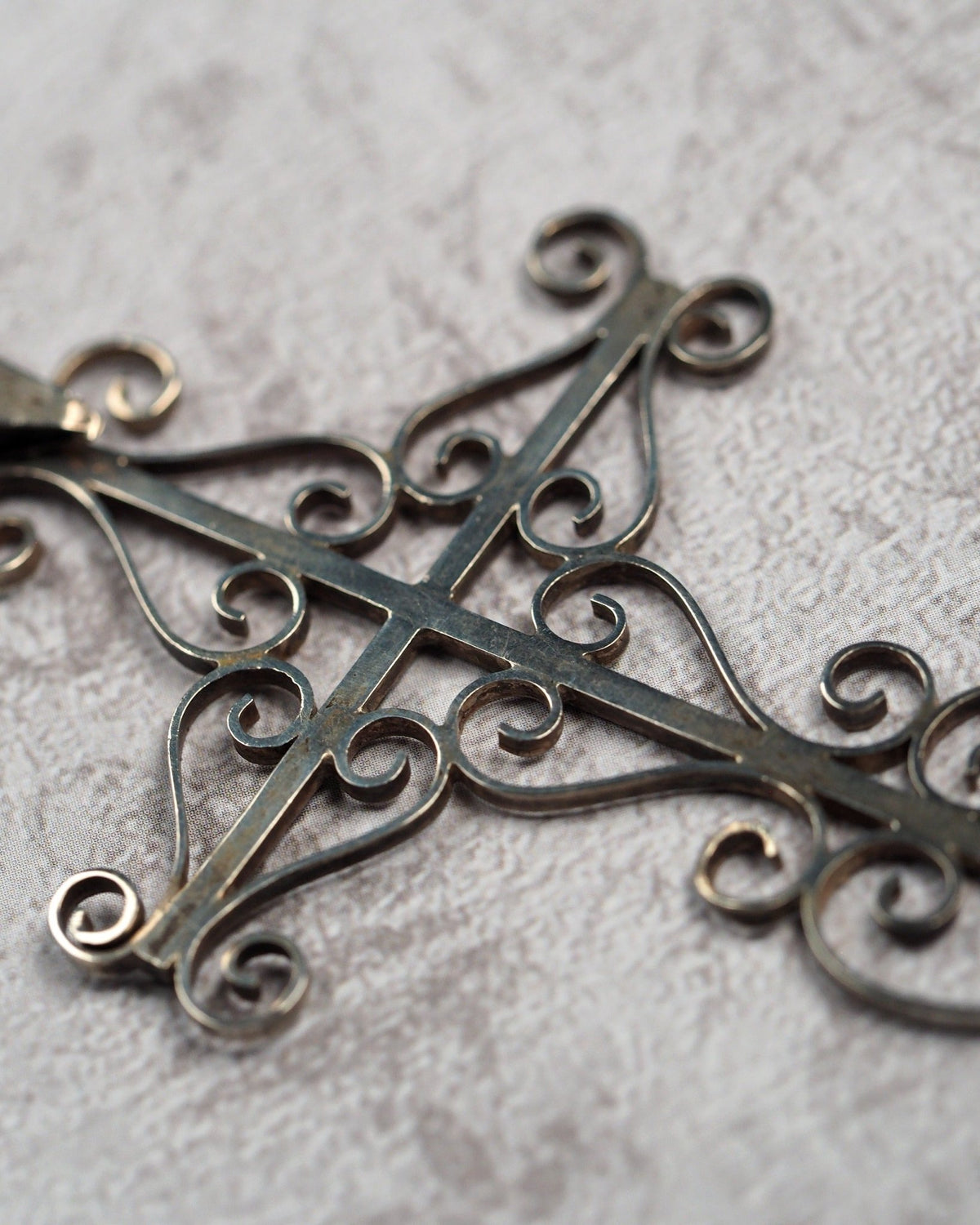Vintage Mid-Century Taxco Sterling Silver Scrollwork Cross Pendant Pendant - GlamGram NYC