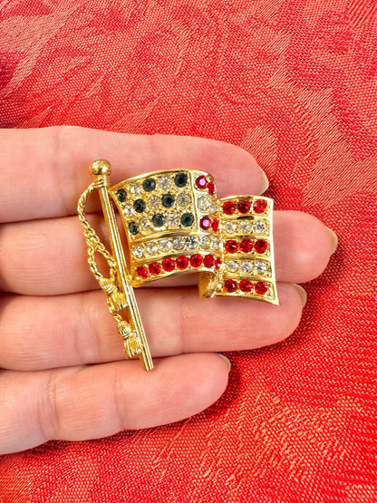 Vintage Napier American Flag Brooch Gold Tone Rhinestone Patriotic Jewelry Brooch - GlamGram NYC