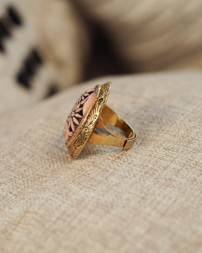 Vintage Selro Attributed Cameo Ring, Pink Floral Daisy Cocktail Ring, Adjustable Gold Tone Mid Century Jewelry, Cottagecore Gift Ring - GlamGram NYC