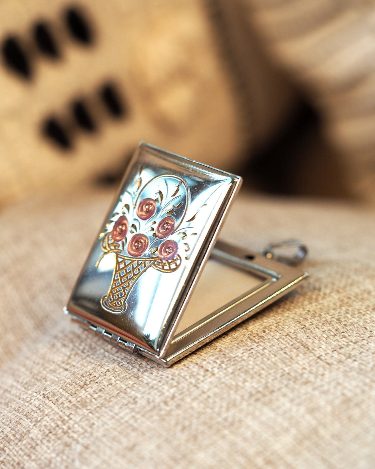 Vintage Silver-Tone Rose Basket Enamel Hinged Picture Locket Pendant Pendant - GlamGram NYC