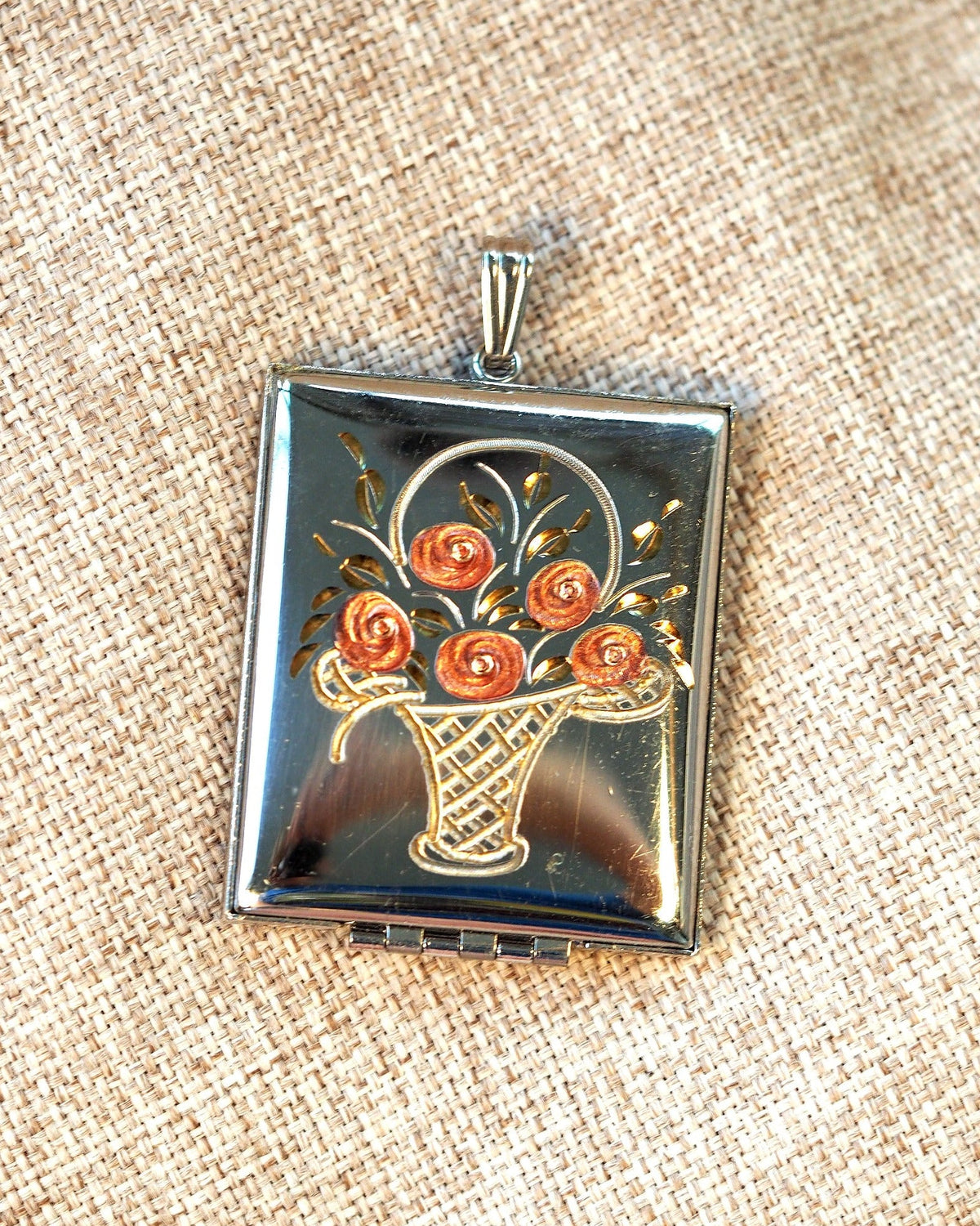 Vintage Silver-Tone Rose Basket Enamel Hinged Picture Locket Pendant Pendant - GlamGram NYC