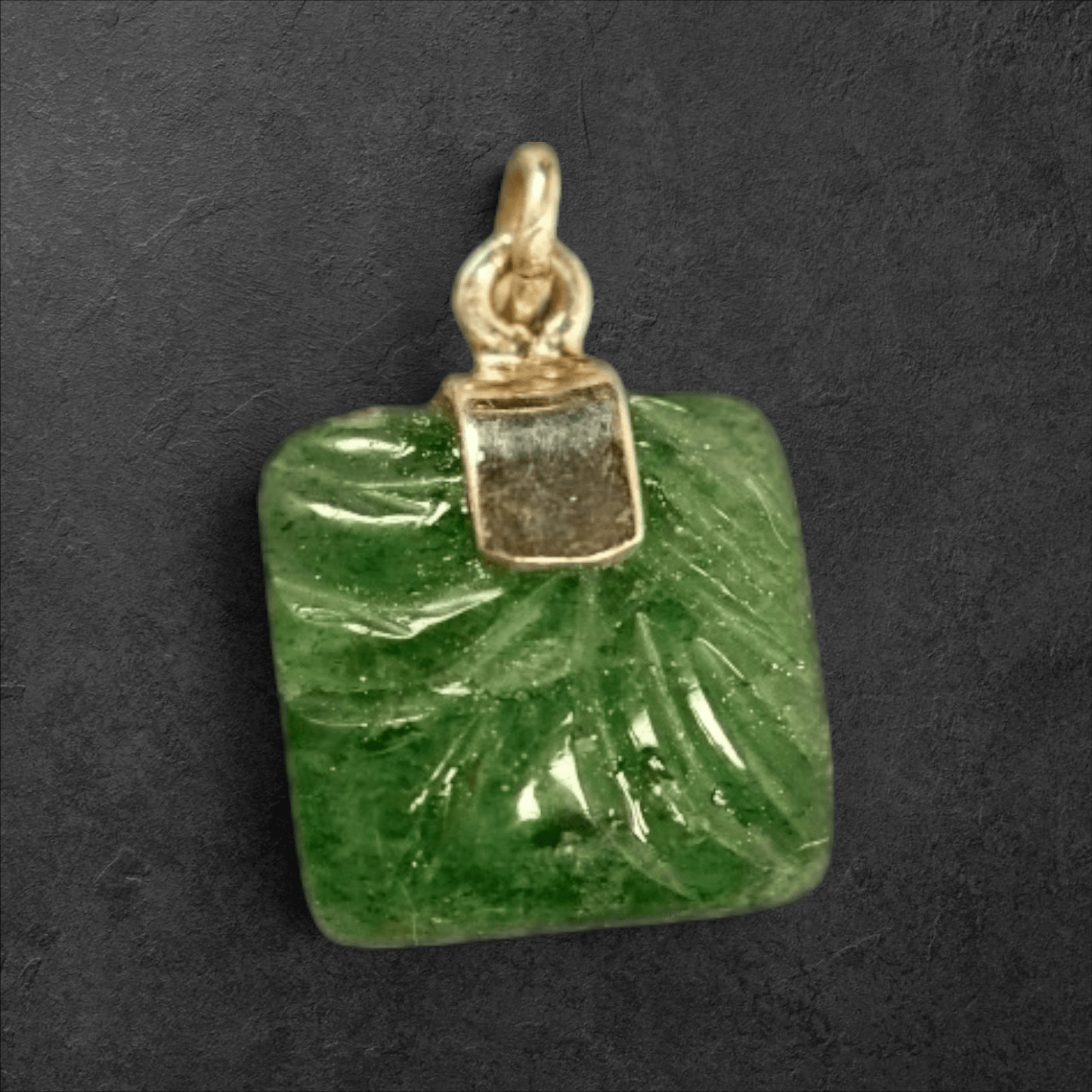 Vintage Sterling Green Stone Pendant Charm - GlamGram NYC
