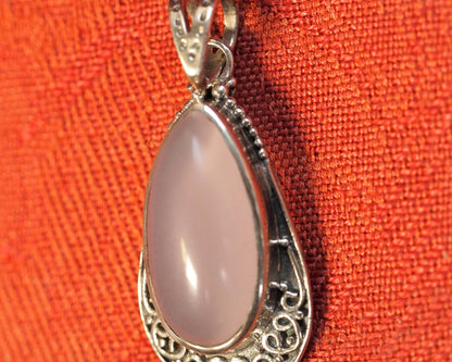 Vintage Sterling Silver Pink Glass Filigree Teardrop Pendant Pendant - GlamGram NYC