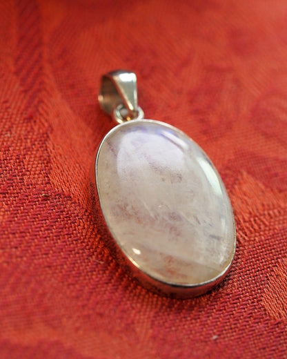 Vintage Sterling Silver Rainbow Moonstone Pendant Blue Flash Pendant - GlamGram NYC