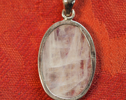 Vintage Sterling Silver Rainbow Moonstone Pendant Blue Flash Pendant - GlamGram NYC
