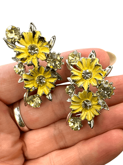 Vintage Yellow Daisy Enamel & Rhinestone Clip-On Earrings Earrings - GlamGram NYC